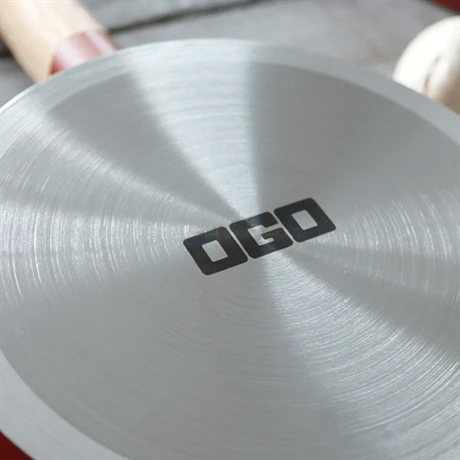 Poêle Ector Induction Aluminium Revêtu Manche En Bois 24 Cm Rouge 6 Poêle Ector Induction Aluminium Revêtu Manche En Bois 24 Cm Rouge – Image 4