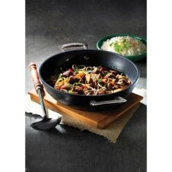 Le Creuset Sauteuse Provençale Et Couvercle Les Forgées 30 Cm 8 Le Creuset Sauteuse Provençale Et Couvercle Les Forgées 30 Cm -Le Creusec Boutique 13215 2 3 Sauteuse provencale et couvercle Les Forgees 30 cm Le Creuset