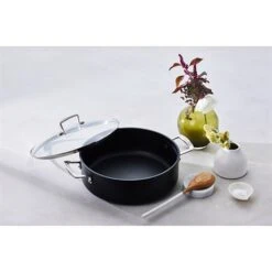Le Creuset Sauteuse Rondeau Anti-adhérente Les Forgées 30 Cm Et Couvercle En Verre -Le Creusec Boutique 133010 3 1 Sauteuse rondeau anti adherente Les Forgees 30 cm et couvercle en verre Le Creuset