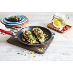 Poêle Revêtue Mutine 28 Cm Sans Manche 7 Poêle Revêtue Mutine 28 Cm Sans Manche -Le Creusec Boutique 27127 2 2 Poele revetue Mutine 28 cm sans manche Cristel