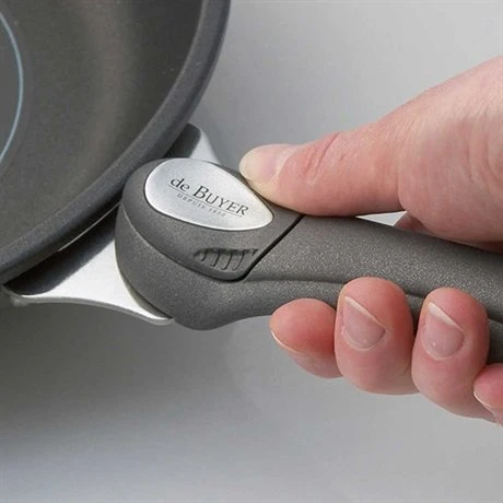 De Buyer Lot Sauteuse Paysanne Mineral B 24 Cm Et Manche Amovible Noir 6 De Buyer Lot Sauteuse Paysanne Mineral B 24 Cm Et Manche Amovible Noir – Image 4